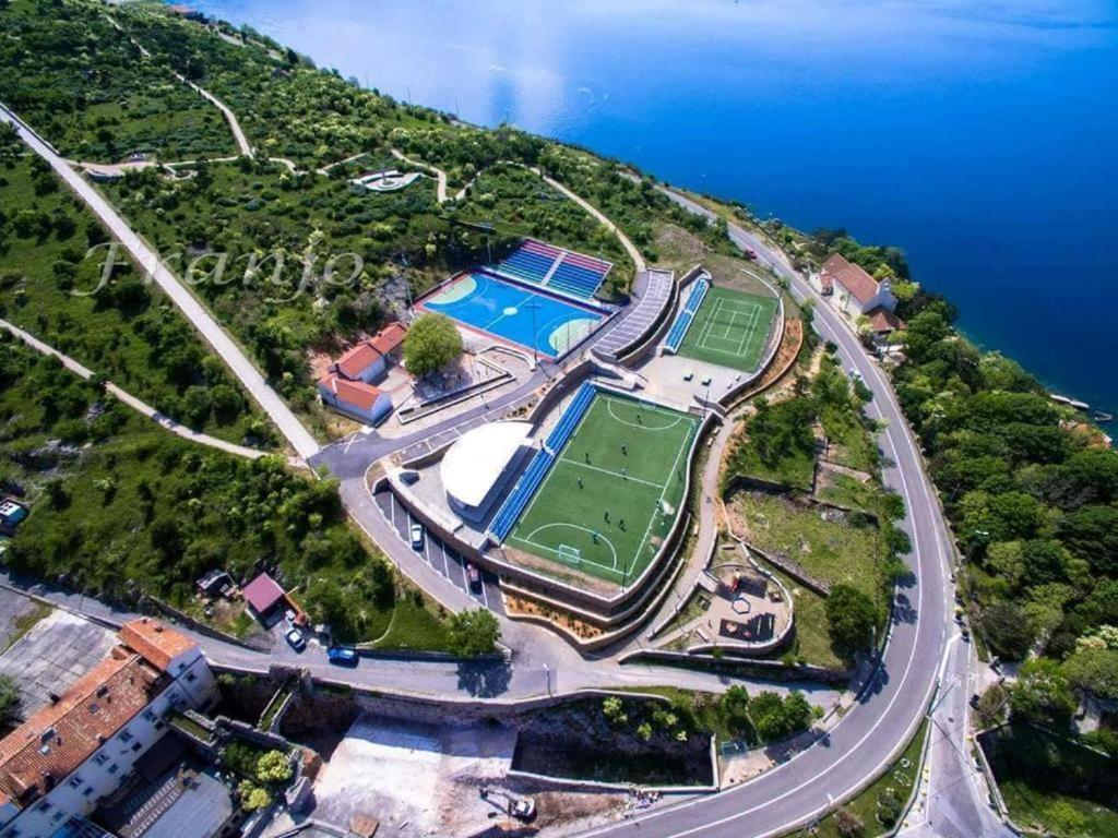 Apartman Pod Nehajem Apartment Сен Екстериор снимка