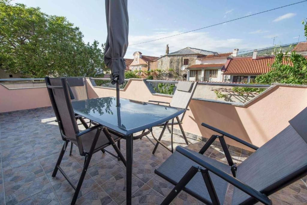 Apartman Pod Nehajem Apartment Сен Екстериор снимка