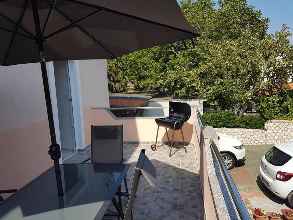 Apartman Pod Nehajem Apartment Сен Екстериор снимка
