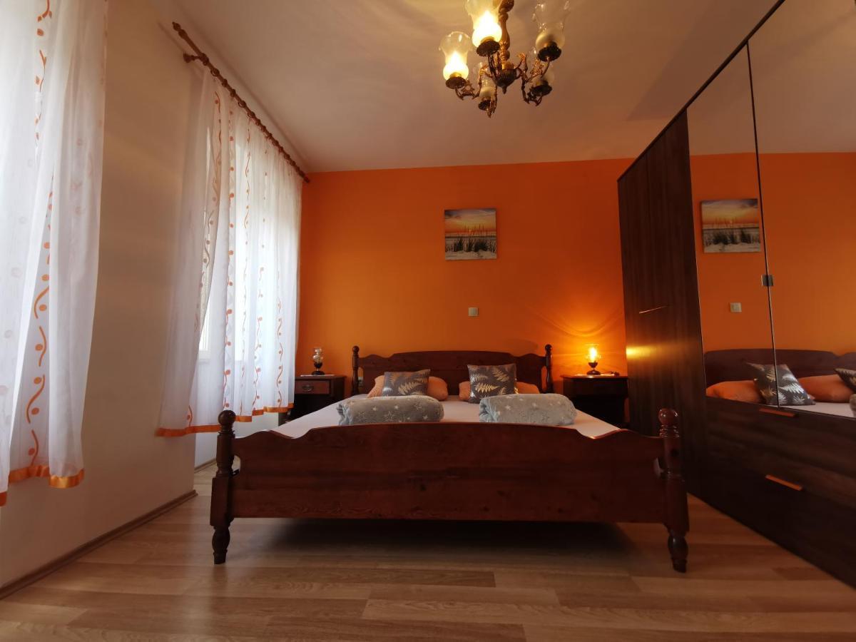 Apartman Pod Nehajem Apartment Сен Екстериор снимка