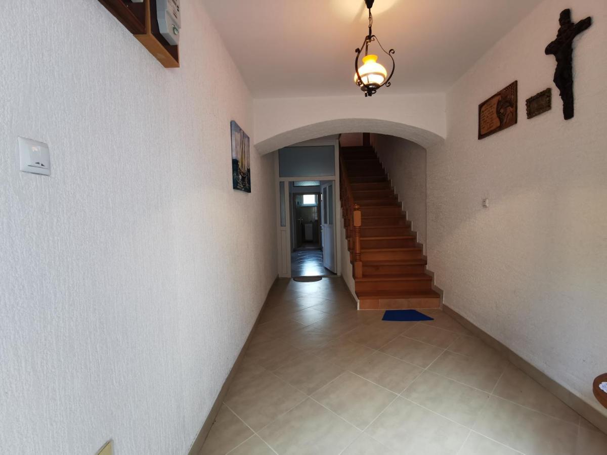 Apartman Pod Nehajem Apartment Сен Екстериор снимка
