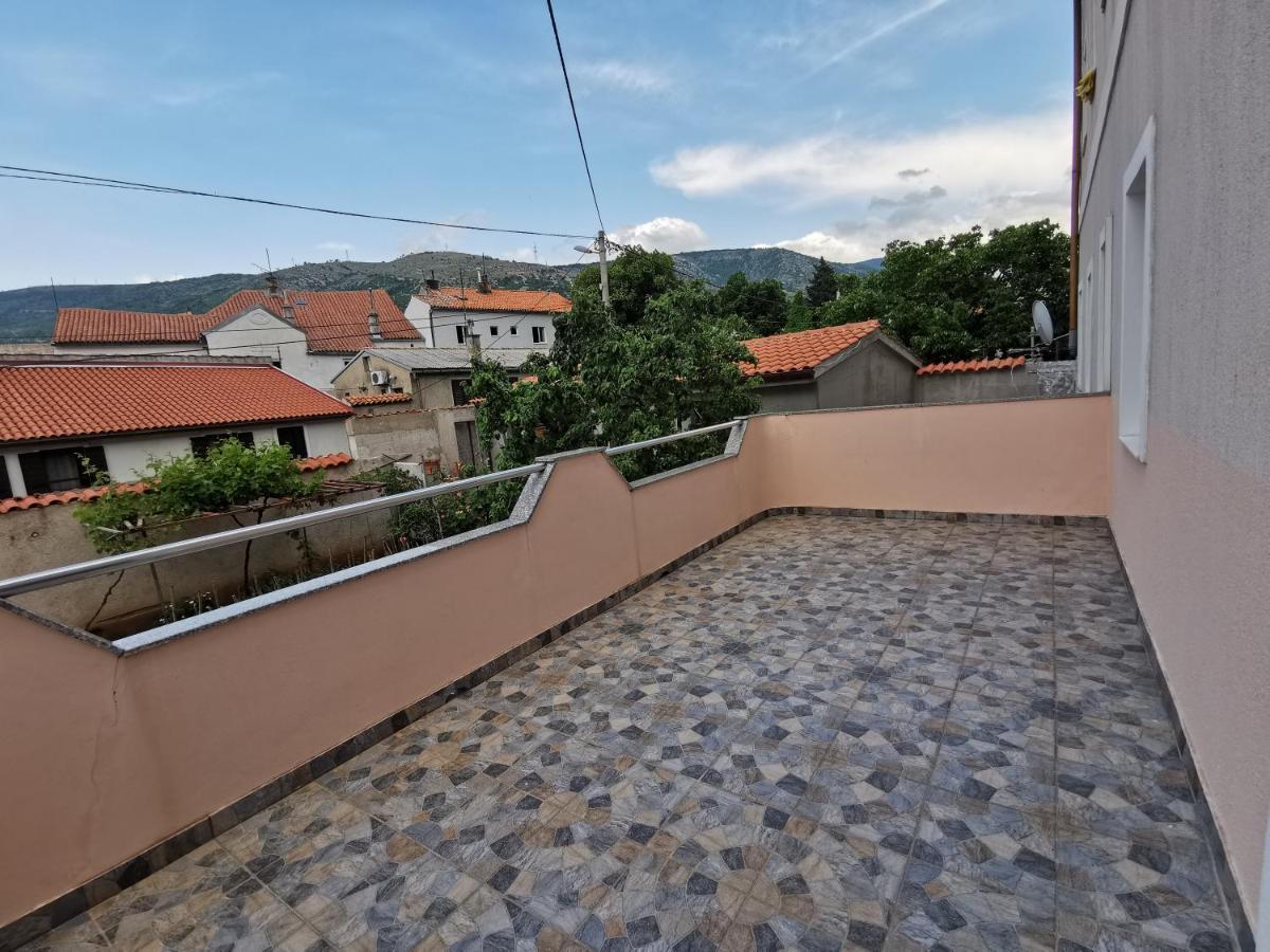 Apartman Pod Nehajem Apartment Сен Екстериор снимка