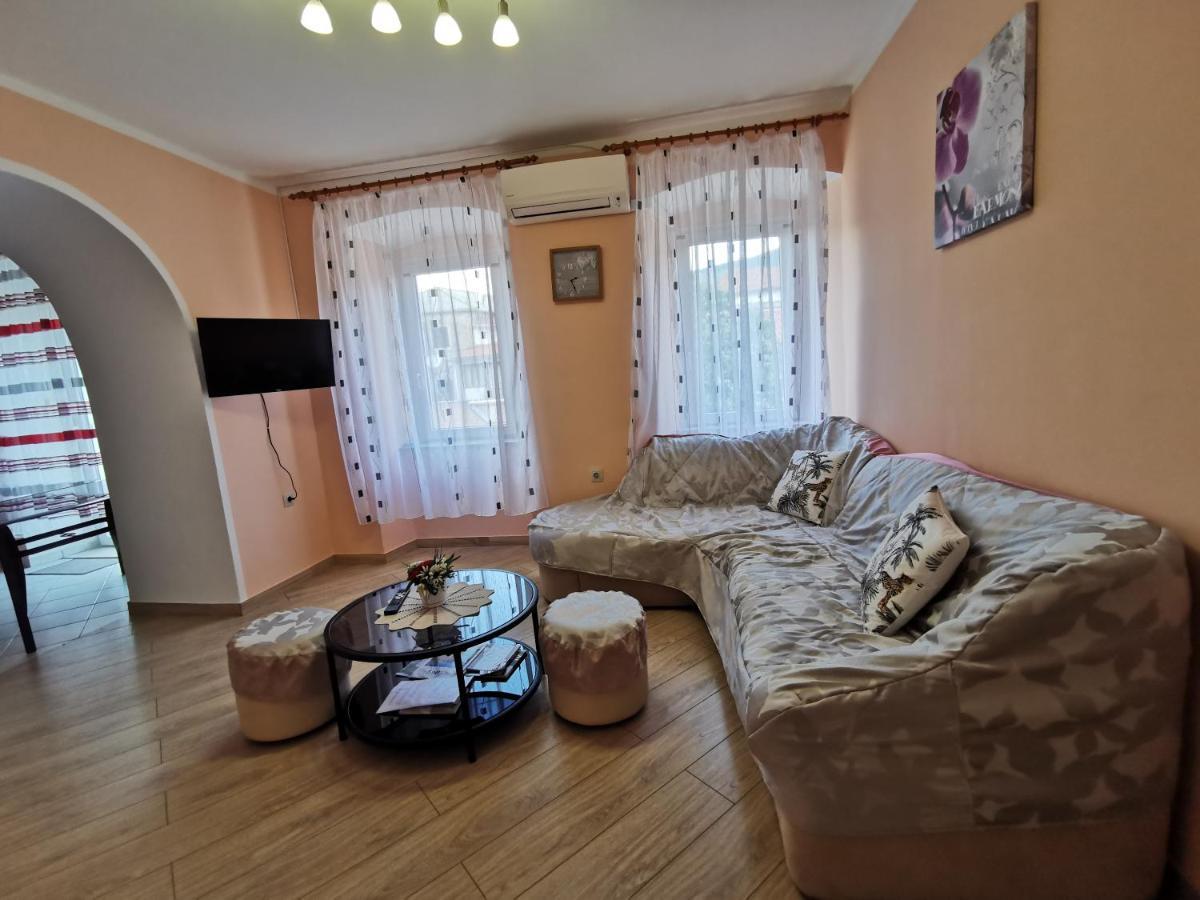 Apartman Pod Nehajem Apartment Сен Екстериор снимка