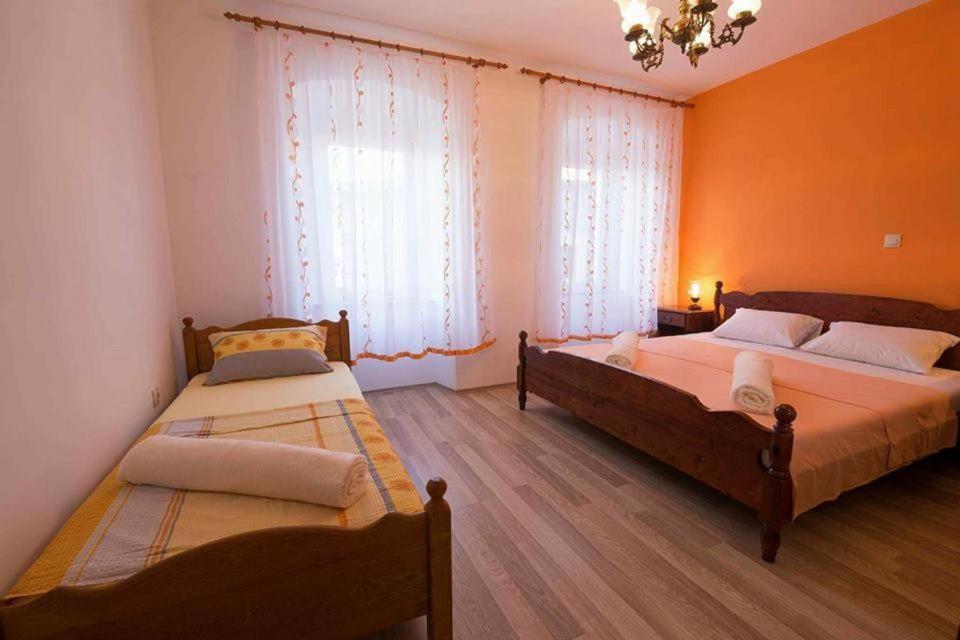 Apartman Pod Nehajem Apartment Сен Екстериор снимка