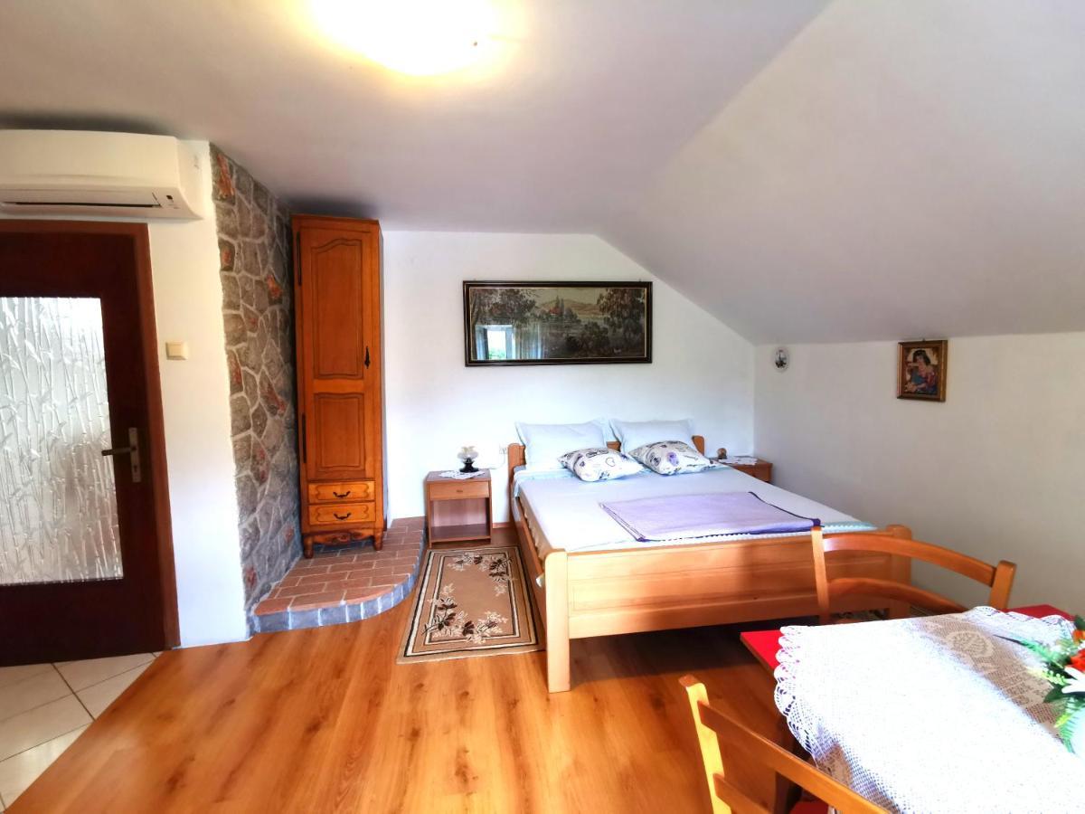 Apartman Pod Nehajem Apartment Сен Екстериор снимка