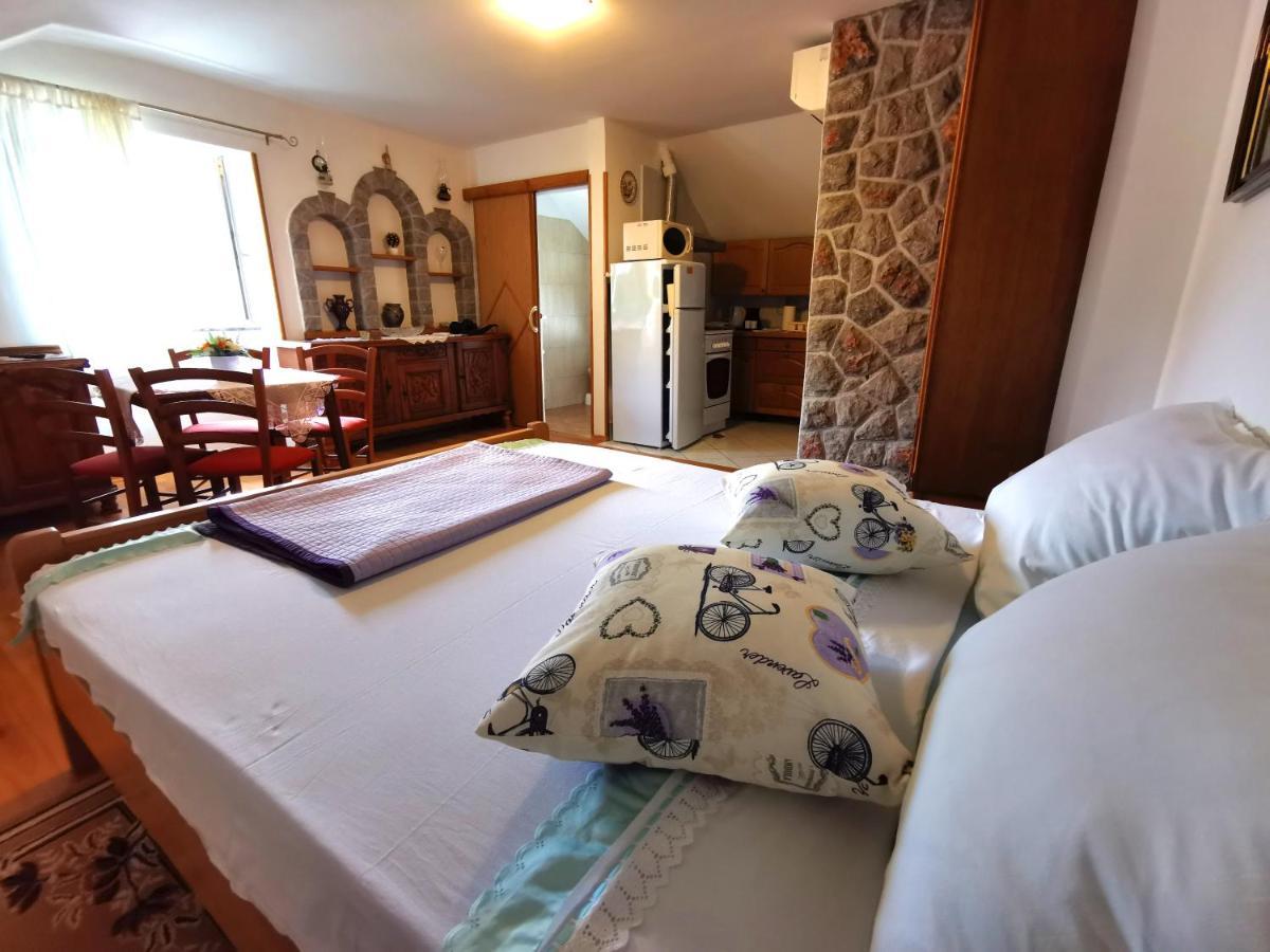 Apartman Pod Nehajem Apartment Сен Екстериор снимка