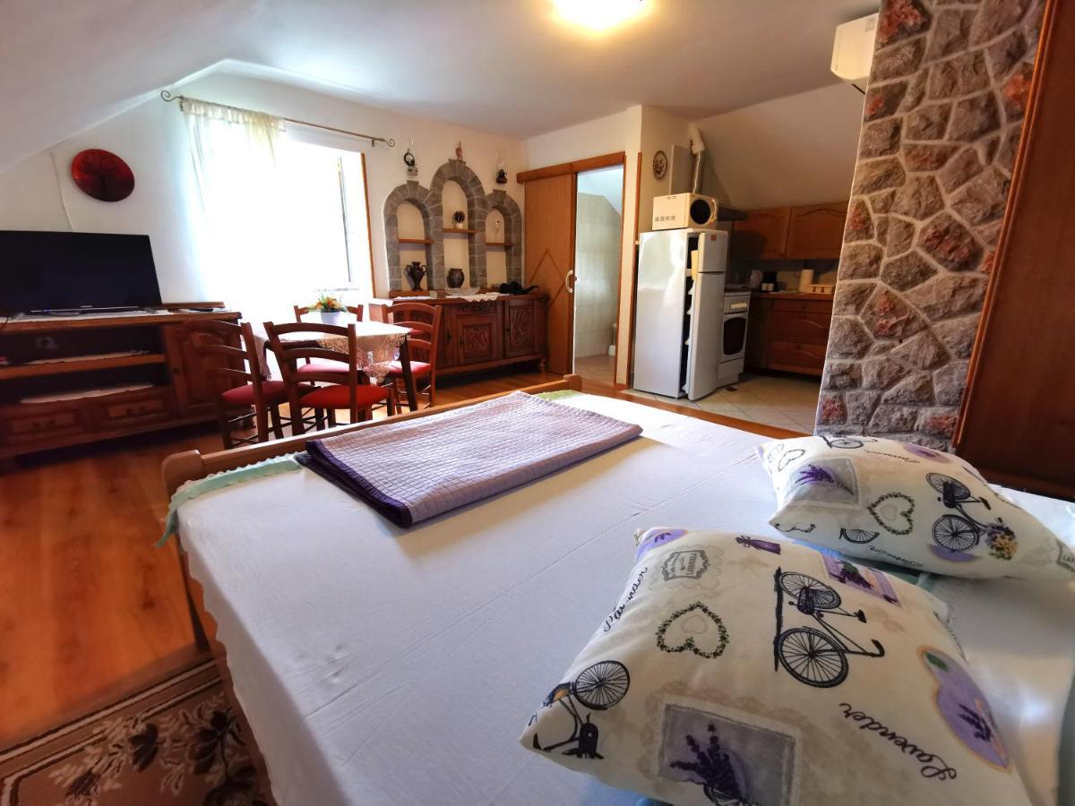 Apartman Pod Nehajem Apartment Сен Екстериор снимка